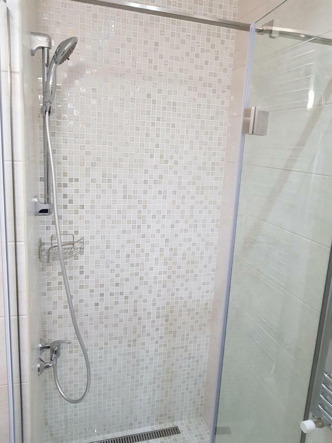 Central Comfortable One-Bedroom Apartment 키시나우 외부 사진